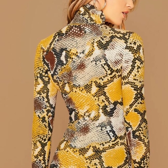 High Neck Snakeskin Print Fitted Top - Picture 5 of 7